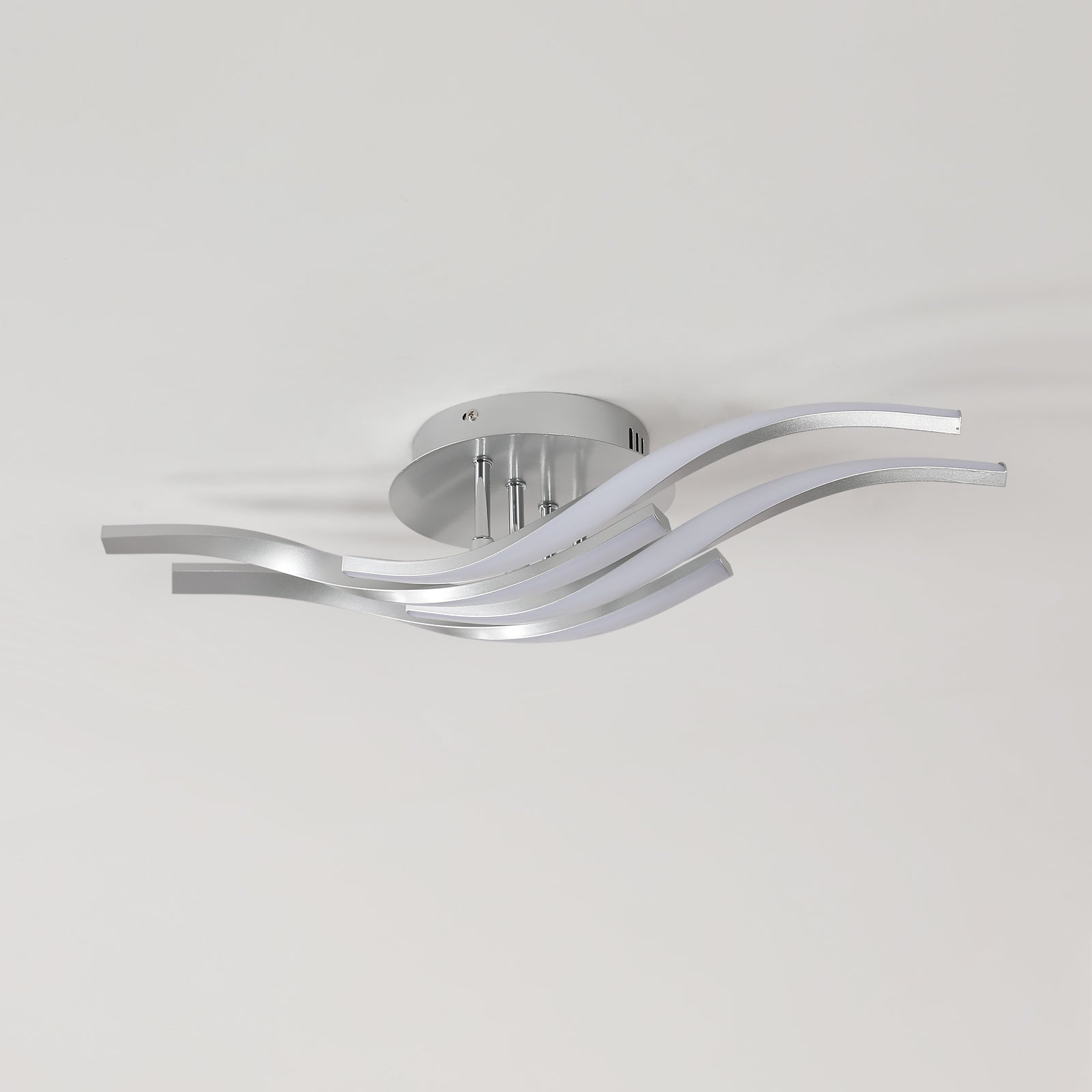 Plafoniera - Struttura in alluminio color argento, luce bianca