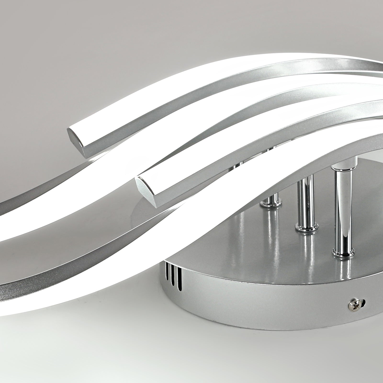 Plafoniera - Struttura in alluminio color argento, luce bianca