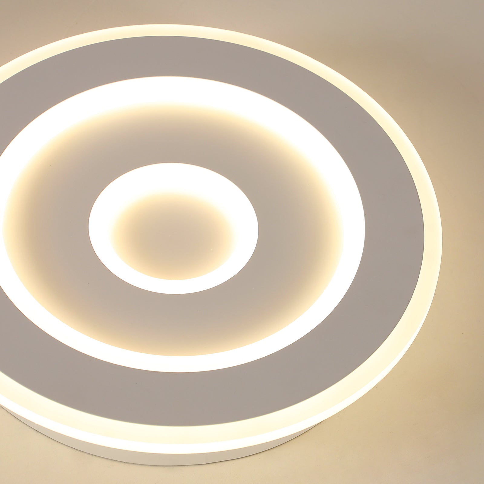 Deckenleuchte – Weißer Acrylrahmen, warmes Licht