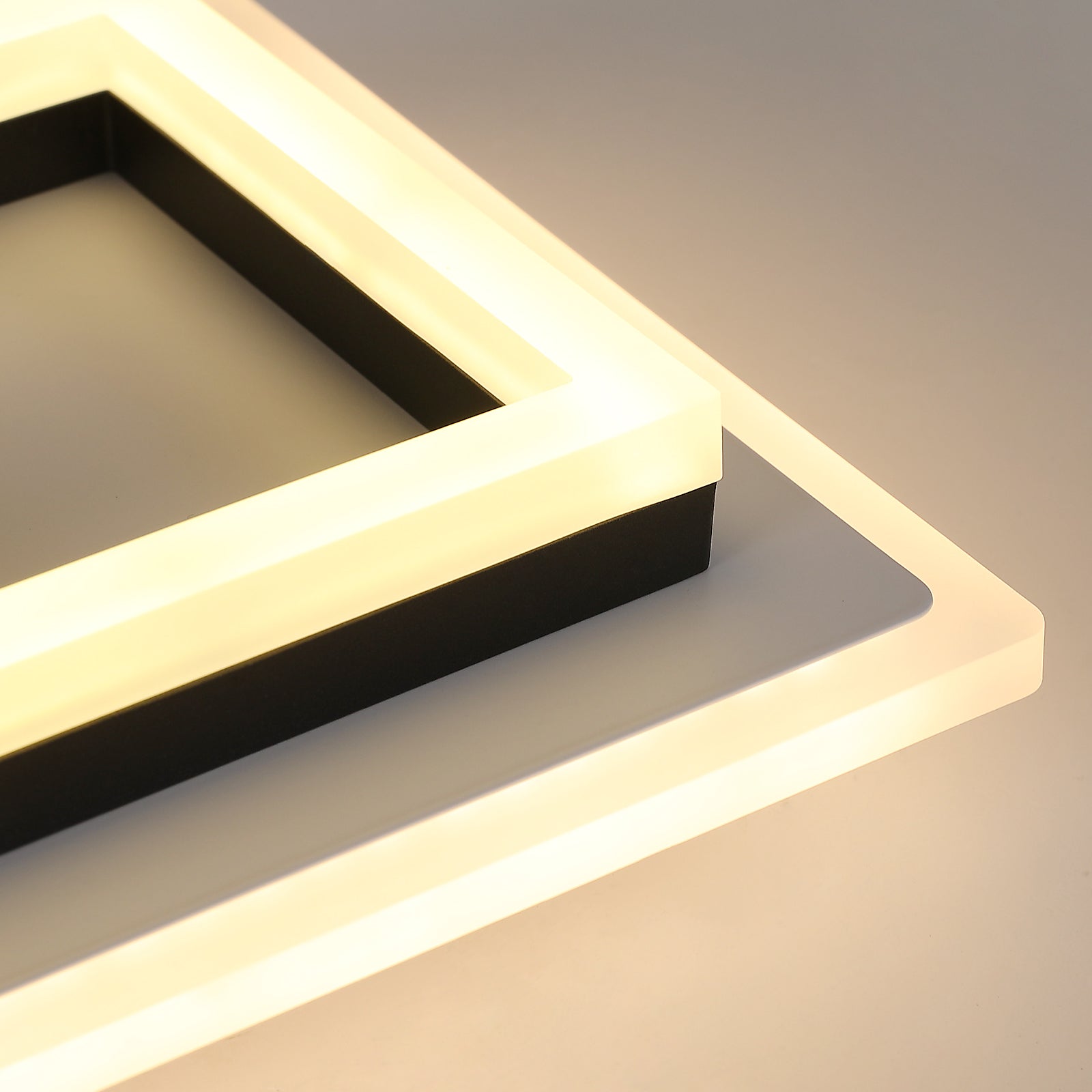 Deckenleuchte – Schwarz-weißer Acrylrahmen, warmweißes Licht
