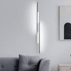 Wandleuchte - schwarzer Aluminiumrahmen, weißes Licht