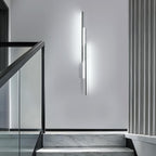 Wandleuchte - schwarzer Aluminiumrahmen, weißes Licht