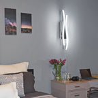 Wandleuchte – silberner Aluminiumrahmen, weißes Licht