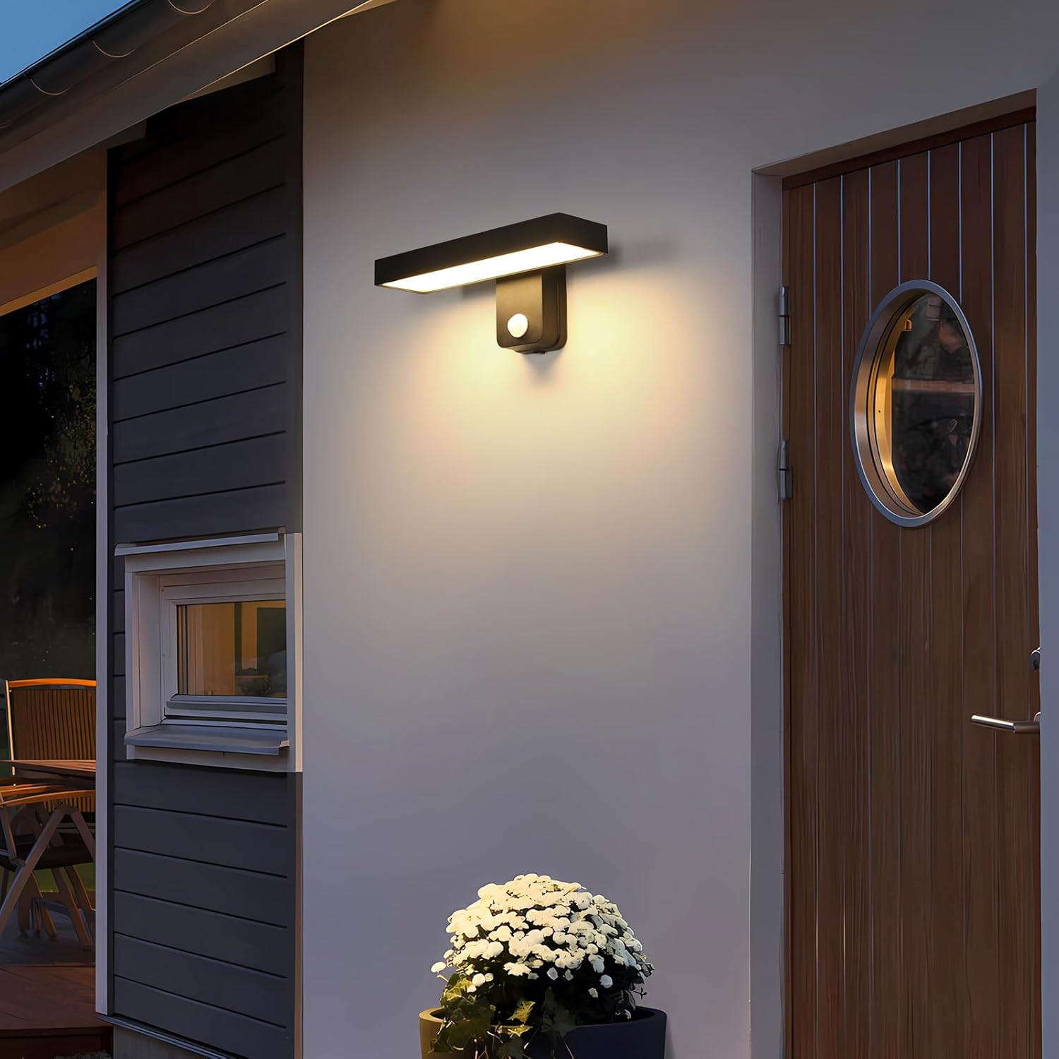 Wall Light - Black Aluminium Frame, Warm Light