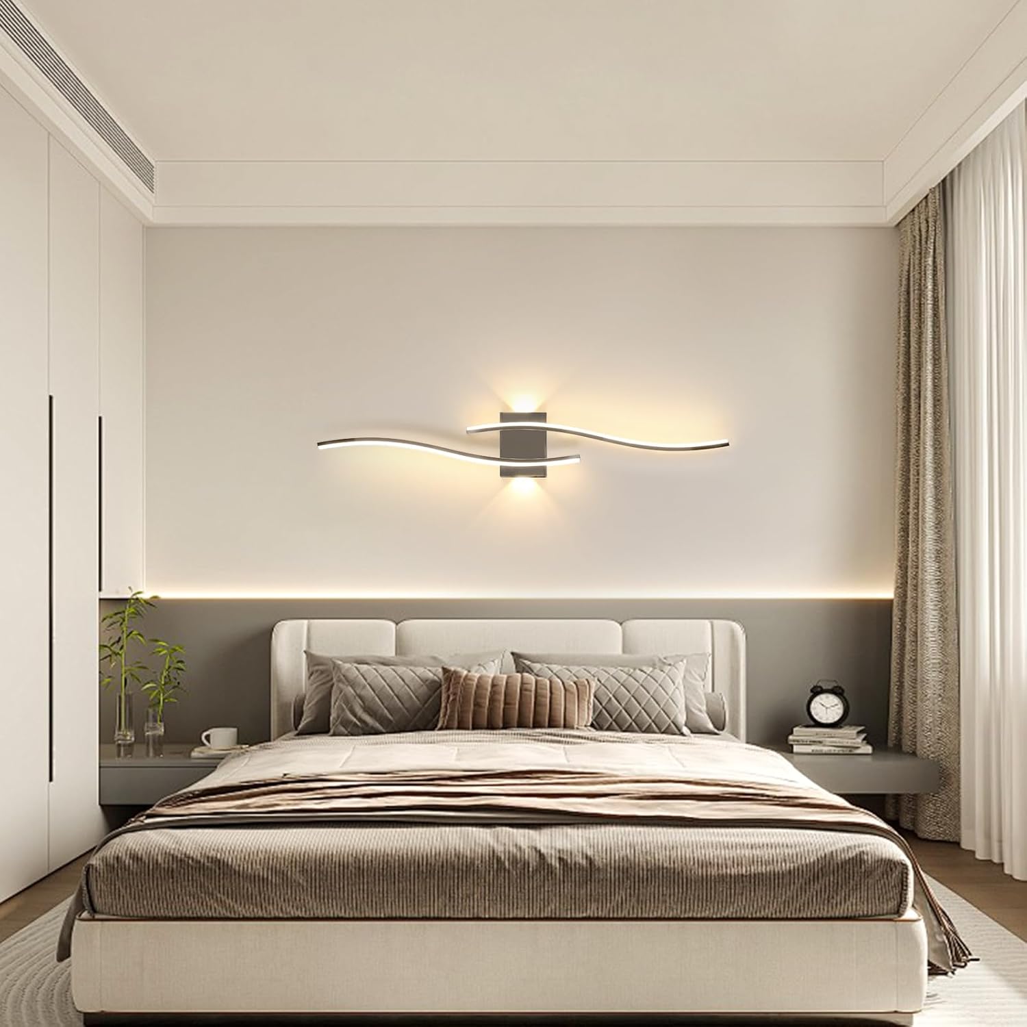 Wall Light - Chrome Aluminium Frame, Warm Light
