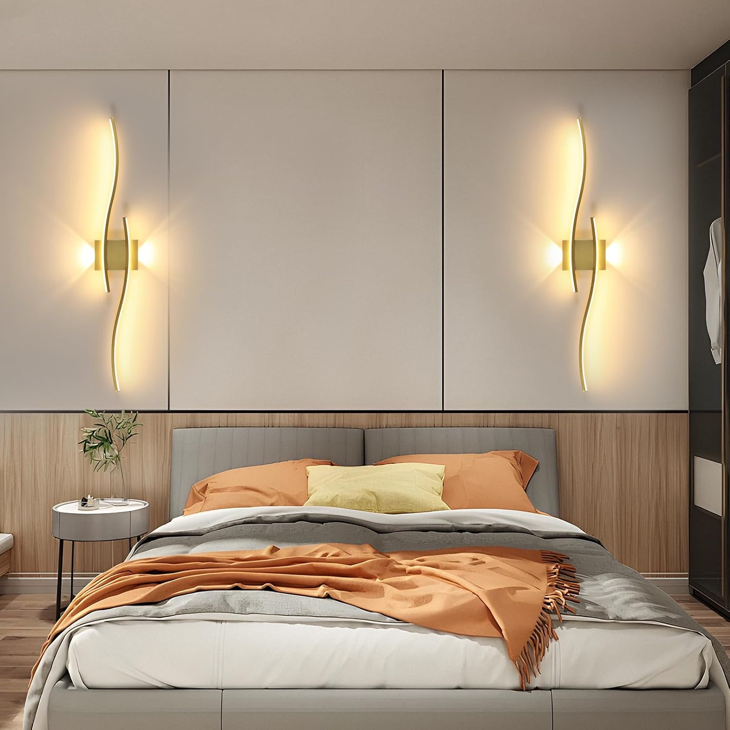Wall Light - Gold Aluminium Frame, Warm Light