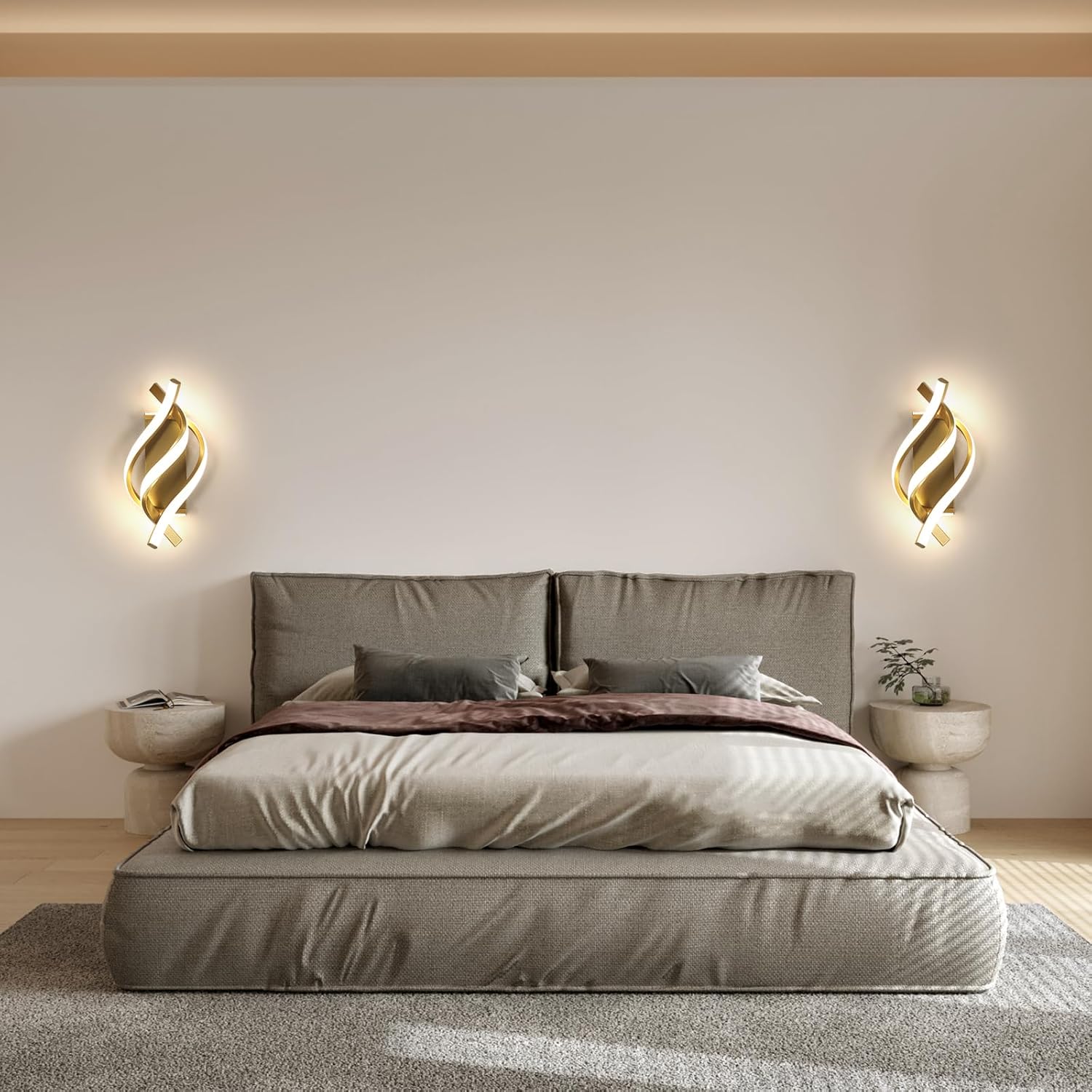 Wall Light - Gold Aluminium Frame, Natural Light